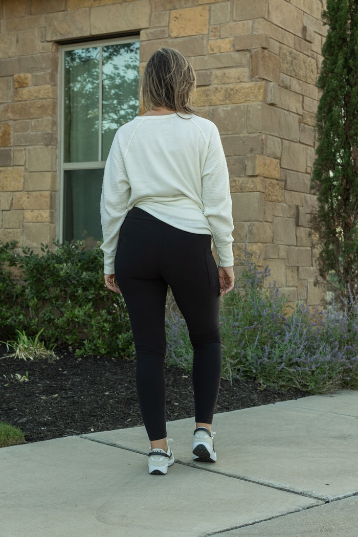 Black Fleece Full Length Leggings with Pockets. Buttery soft, cozy fleece lining