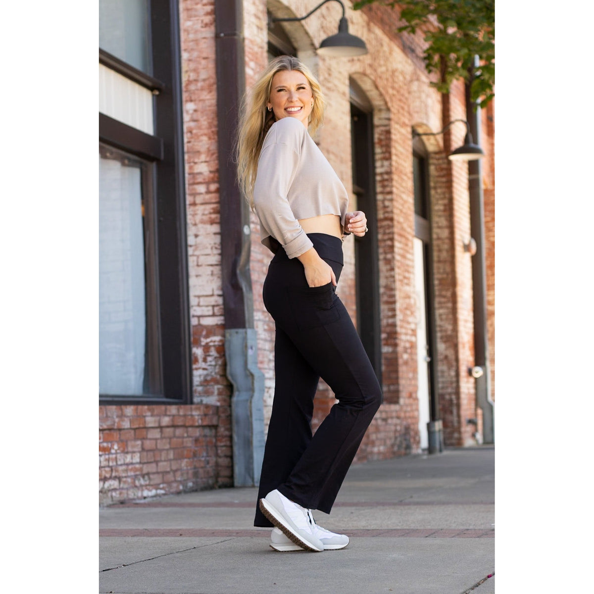 PreOrder | The Liz - Crossover 30"  Bootcut Leggings with Pockets