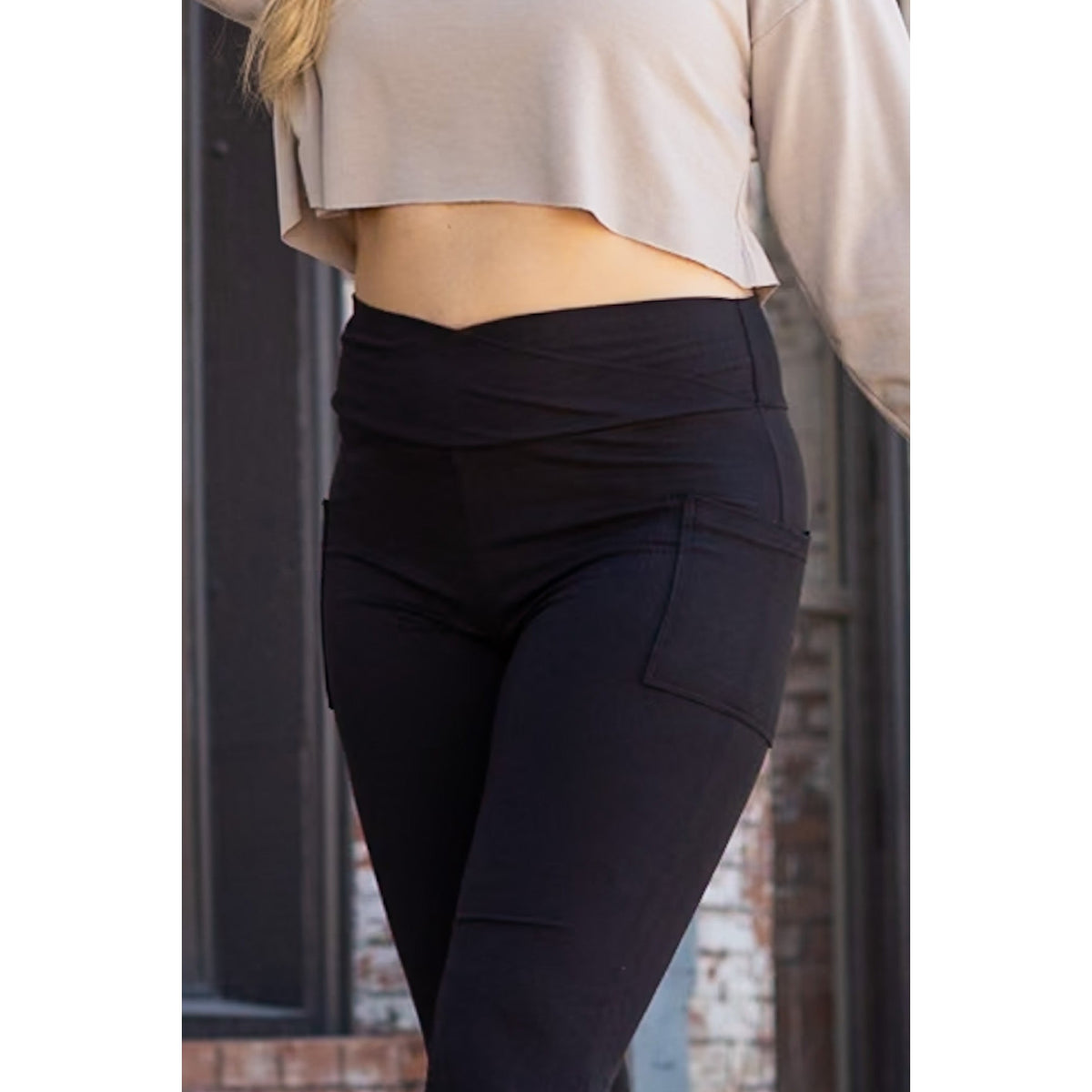 PreOrder | The Liz - Crossover 30"  Bootcut Leggings with Pockets