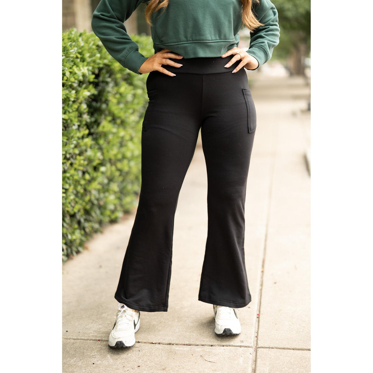 Julia Rose Charlotte Fleece Bootcut Leggings with pockets and high waistband. Buttery soft fleece bootcut leggings for women by Julia Rose.