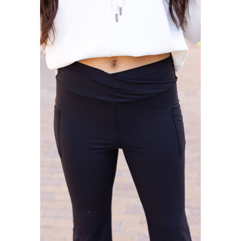 Ready to Ship | The Liz - Crossover 30"  Bootcut Leggings with Pockets