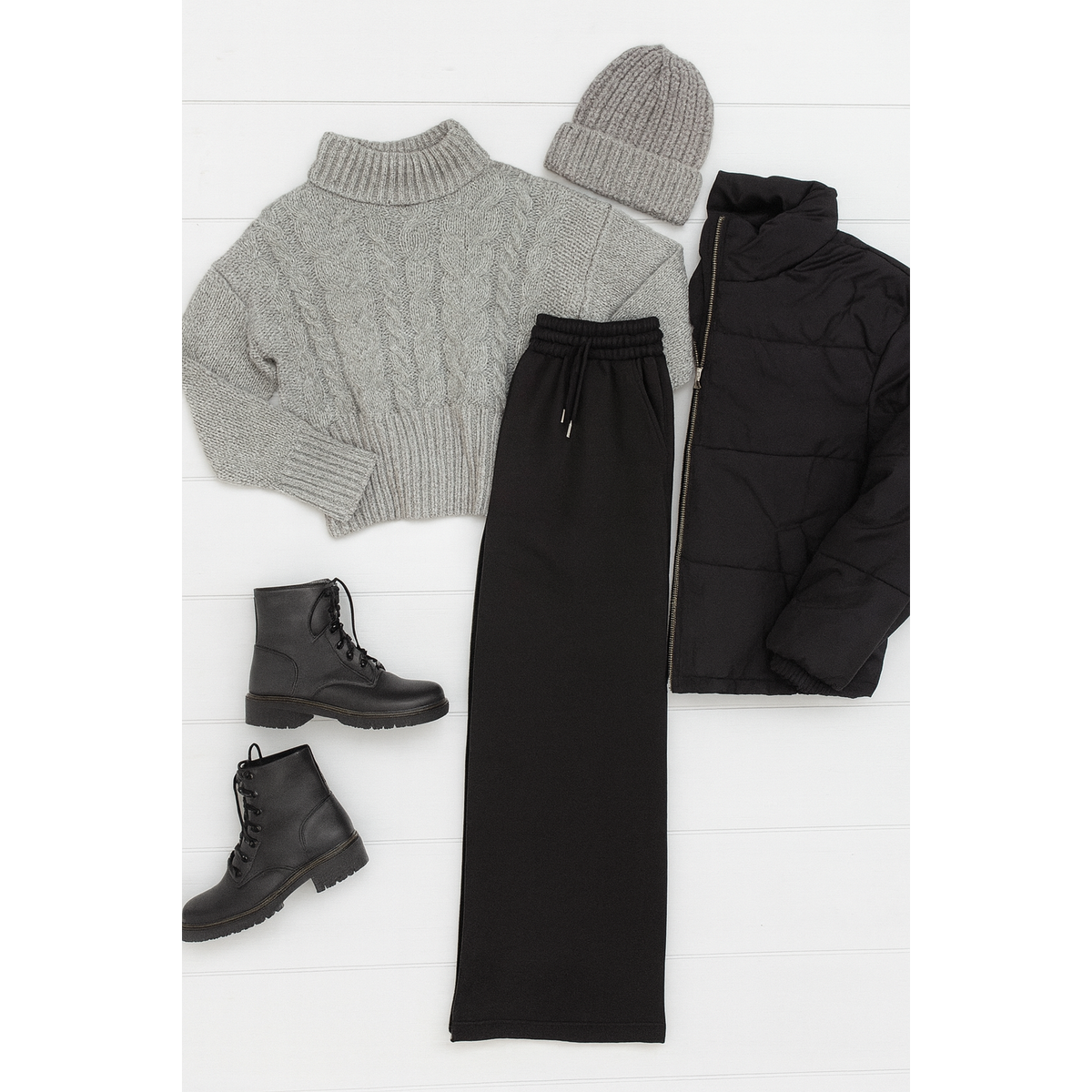 Jenna Comfy Wide Leg Fleece Pants with pockets and drawstring waist
Buttery soft wide leg fleece pants for women by Julia Rose